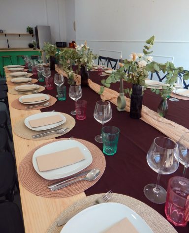 Vista del salón listo para recibir invitados