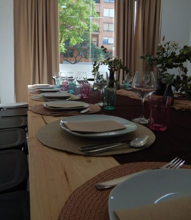 Comedor preparado para evento de grupo reducido