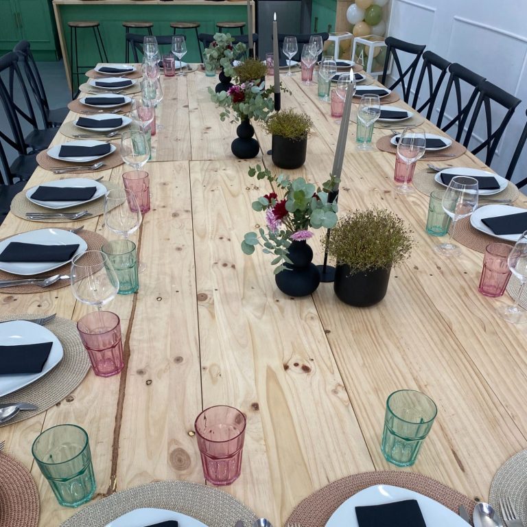 Espacio privado en Valencia para eventos y grupos Mesa imperial larga, espacio privado en Valencia