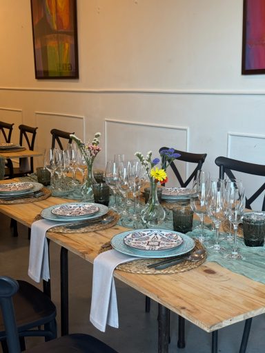 Brunch personalizado para celebración de graduación universitaria con familiares y amigos