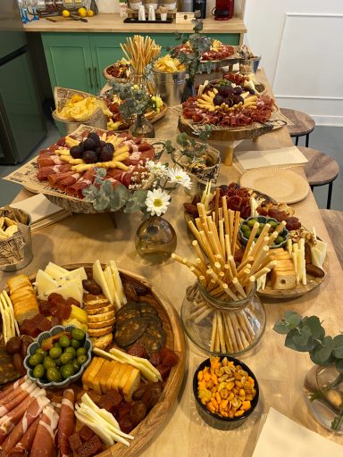 Aperitivo de bienvenida en 50 cumpleaños celebrado en GDM con formato informal antes de la comida