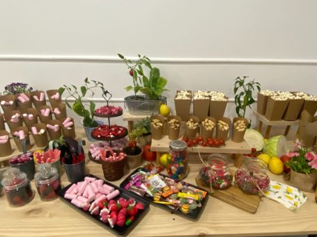 Dulces y salados en este candy bar estilo huerta y campestre Dulce y salado en el candy bar