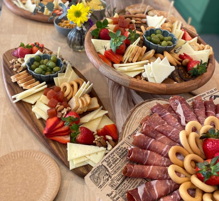 aperitivo tipo cóctel para baby shower en Valencia