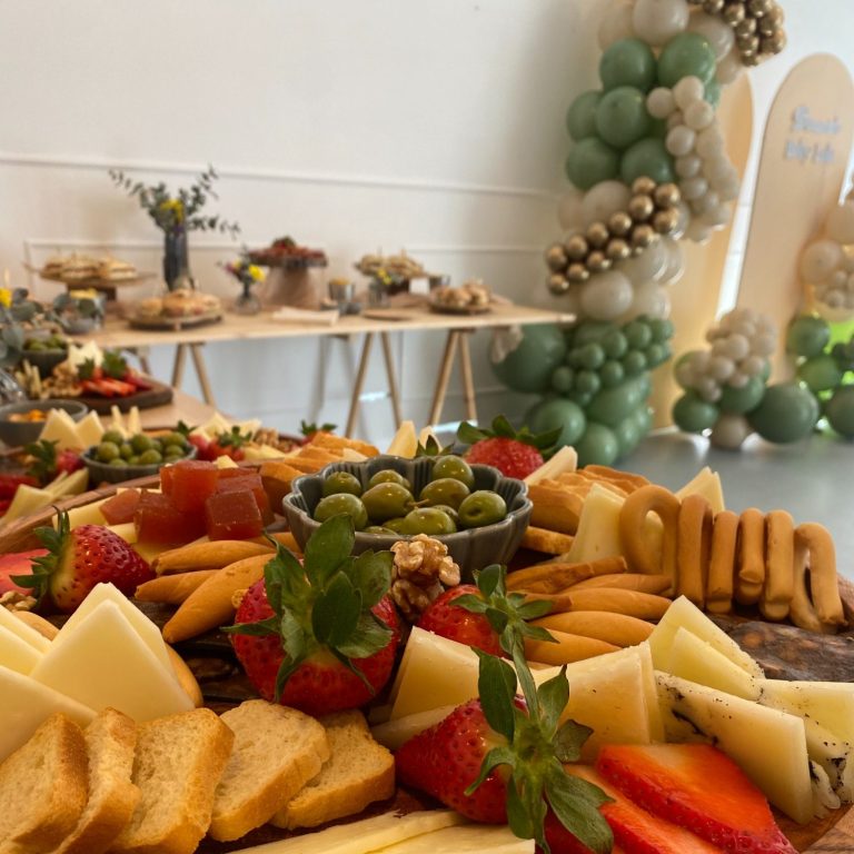 salón preparado para baby shower en Valencia