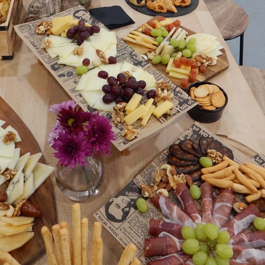 Surtido de quesos y jamón reserva, aperitivo Valencia Aperitivo de bienvenida