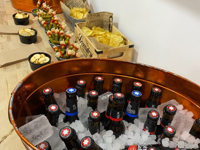 Comida de empresa en salón para celebraciones en Valencia Comida de empresa en salón para celebraciones en Valencia