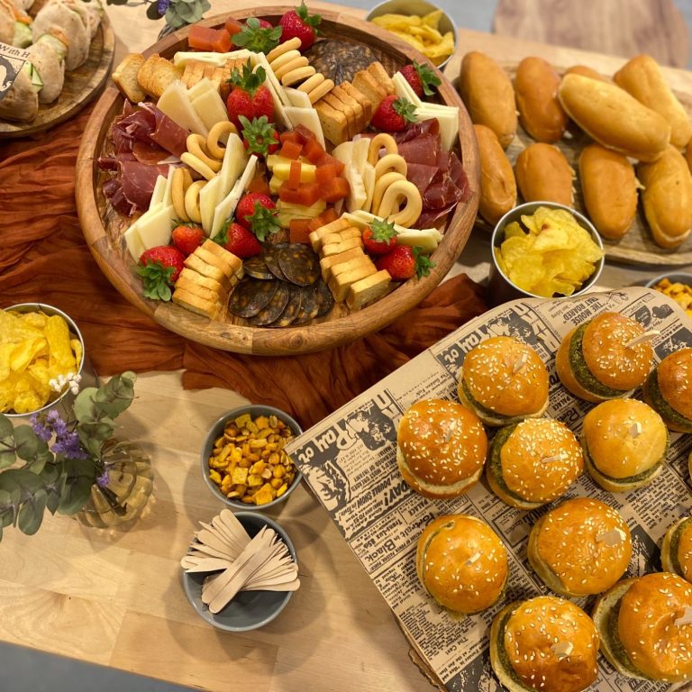 bocatines y aperitivo para cumpleaños privado