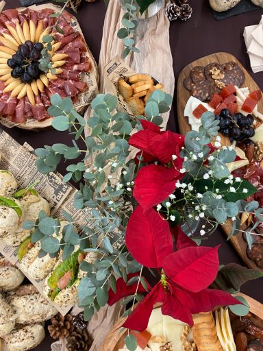 Catering delivery organizado para evento de grupo