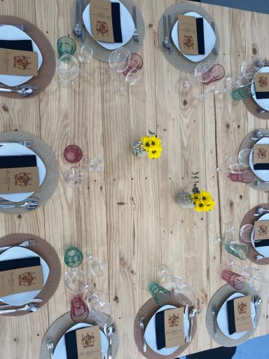 Preparación del salón con montaje personalizado