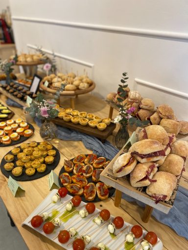 Mesa de picoteo para evento privado