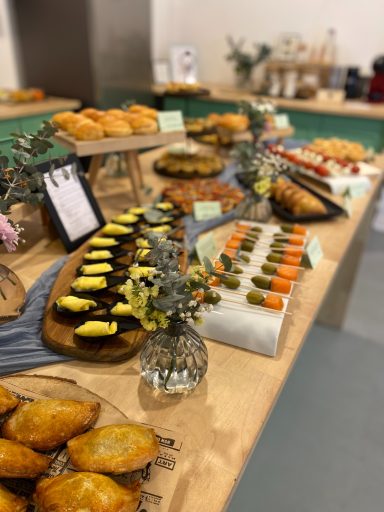 Montaje tipo cóctel para evento informal