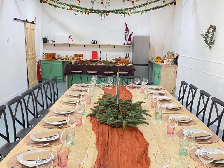 Cena de Navidad en espacio privado en Valencia con montaje elegante Cena de Navidad en espacio privado en Valencia con montaje elegante
