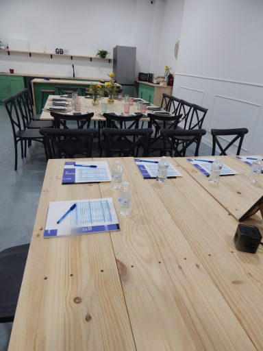 Disposición del salón para reunión privada de empresa