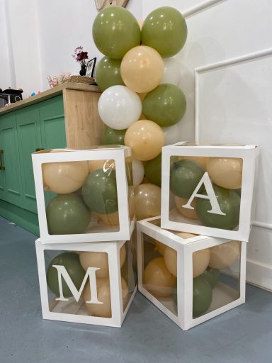 Decoración para bautizo en salón de eventos