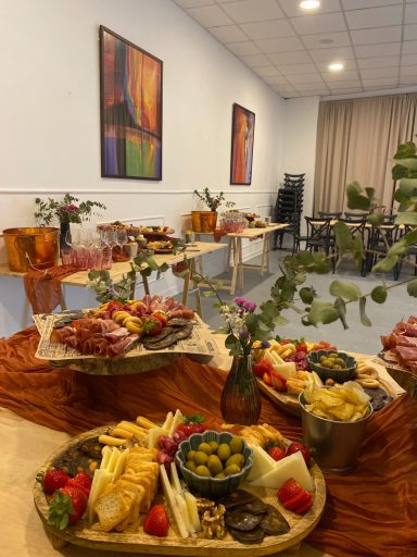 Cumpleaños sorpresa de 55 años celebrado con amigos en GDM Salón de Eventos